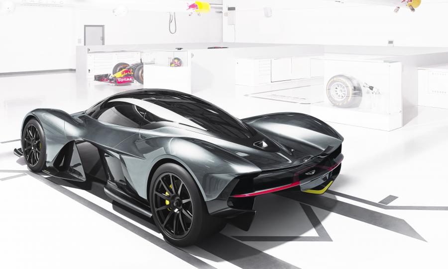  Aston Martin AM-RB 001 Concept 2016 года  (фото 6 из 12)